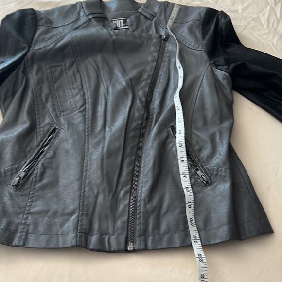 Kut from the Kloth | Two Toned Faux Leather Asymmetrical Jacket Size S - Picture 12 of 14